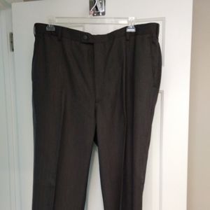 Men's Trousers Louis Rafael 40W x 29L NWOT